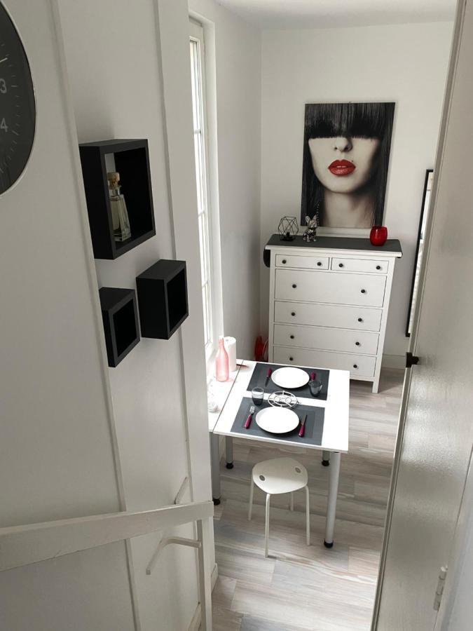 Studio Au Coeur De Granville Exteriör bild