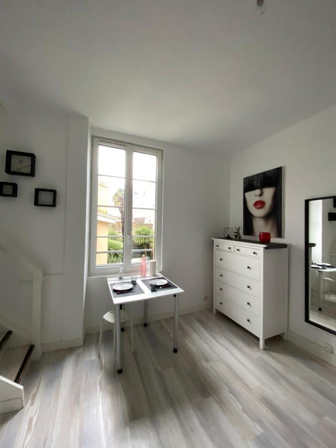 Studio Au Coeur De Granville Exteriör bild