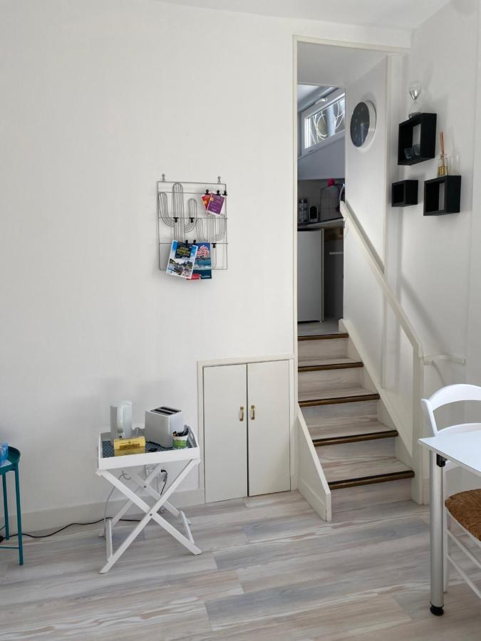 Studio Au Coeur De Granville Exteriör bild